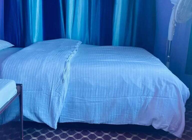 اتاق استاندارد یک تخته با سرویس بهداشتی مشترک, Himchuli Guest House