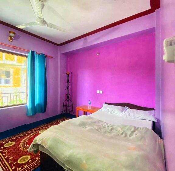 اتاق استاندارد یک تخته با سرویس بهداشتی مشترک, Himchuli Guest House