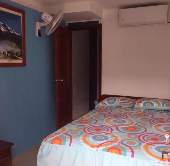 スタンダードルーム, Hostal Sarai