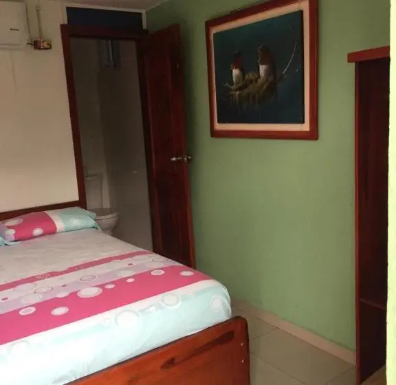 スタンダードルーム, Hostal Sarai