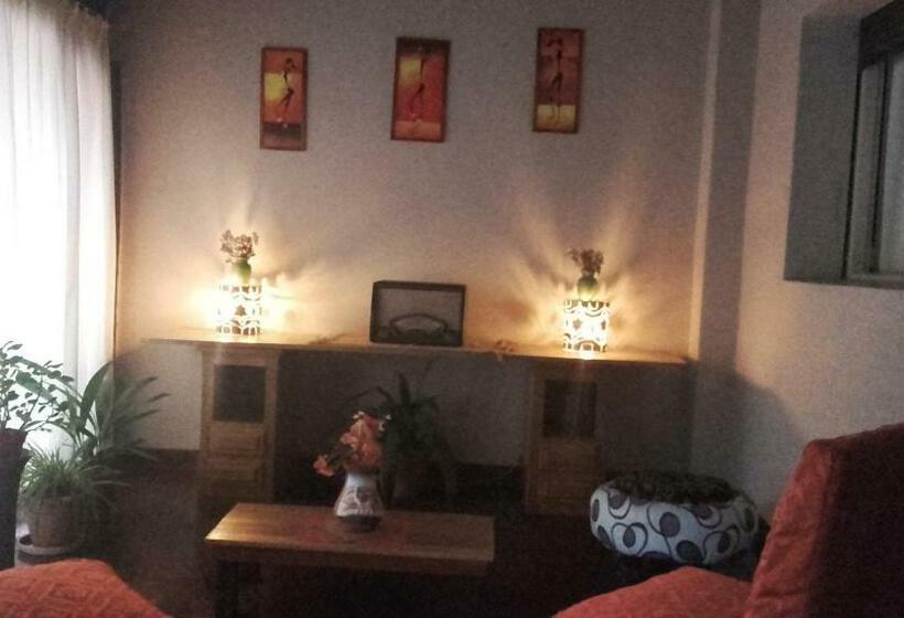 اتاق استاندارد با سرویس بهداشتی مشترک, Posada La Casona