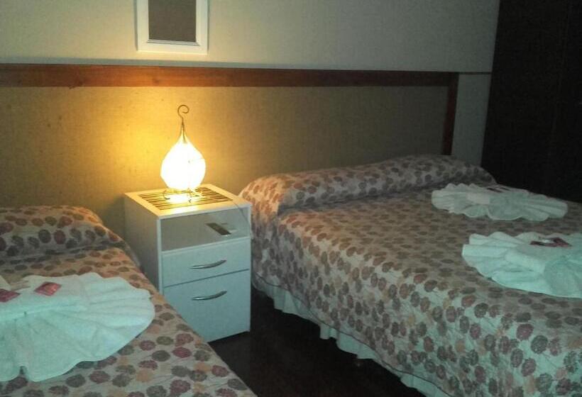 اتاق استاندارد سه تخته با سرویس بهداشتی مشترک, Posada La Casona