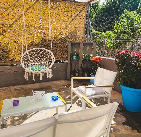 디럭스 스튜디오, Celeste Deluxe Apartments