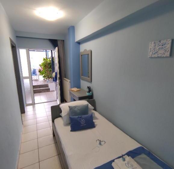 스탠다드 스튜디오, Celeste Deluxe Apartments