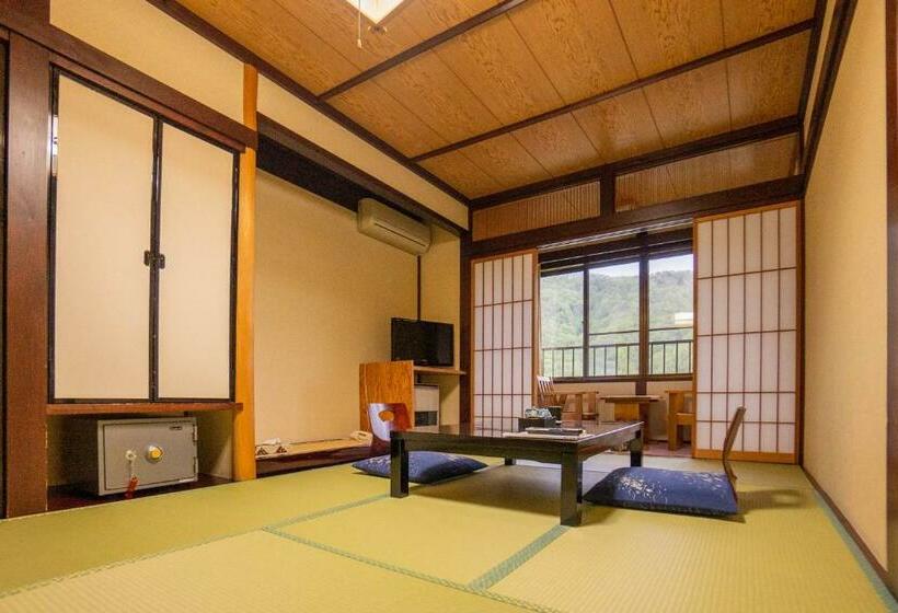 חדר סטנדרט לארבעה, Oyado Eitaro