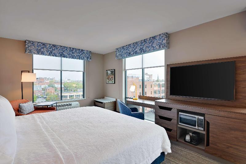 غرفة قياسية سرير كينج, Hampton Inn Salem Boston
