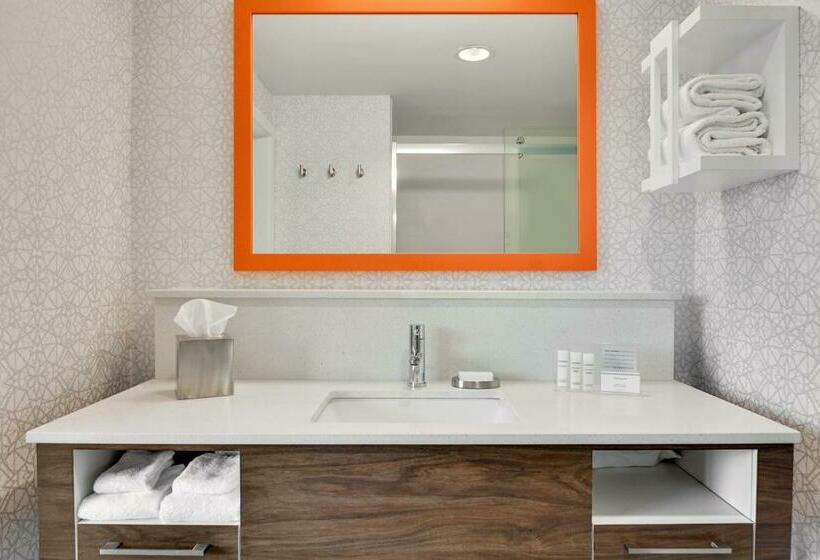 جناح لذوى الاحتياجات الخاصة, Hampton Inn Salem Boston