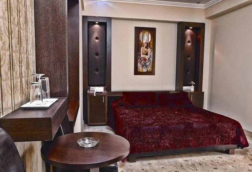 スタンダードトリプルルーム, Phaidon Hotel & Spa