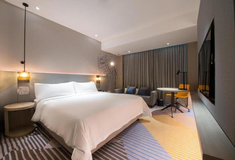 חדר סטנדרט, מיטת קינג, מותאם לאדם עם מוגבלויות, Holiday Inn Johor Bahru City Centre By Ihg