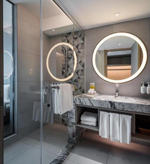 חדר פרמיום נוף לים, Holiday Inn Johor Bahru City Centre By Ihg