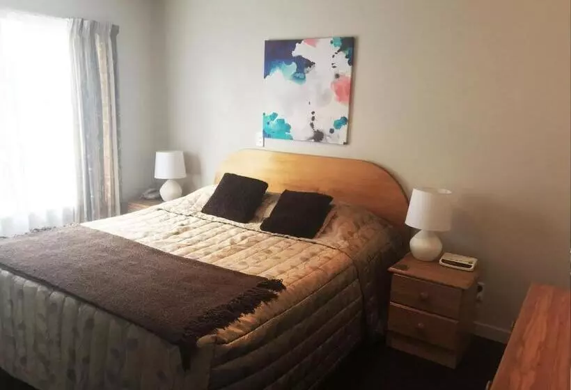 ２ベッドルームアパートメント, Bush Inn Court Motel