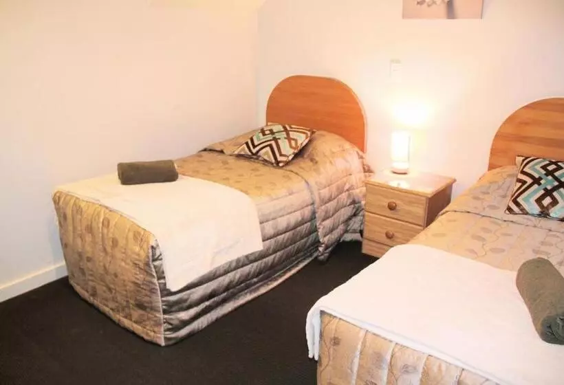 ２ベッドルームアパートメント, Bush Inn Court Motel