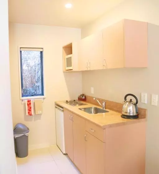 ２ベッドルームアパートメント, Bush Inn Court Motel