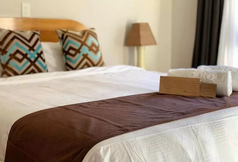 ２ベッドルームアパートメント, Bush Inn Court Motel