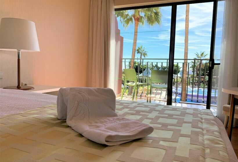 带泳池观景的豪华房, Baia Grande