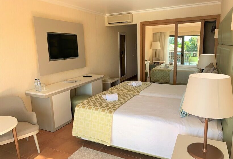 带泳池观景的豪华房, Baia Grande