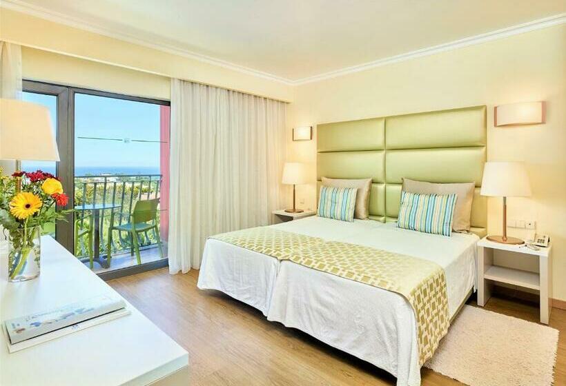 带海景的复工套房, Baia Grande