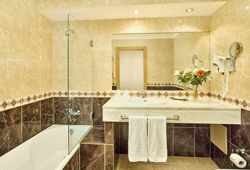 带海景的复工套房, Baia Grande