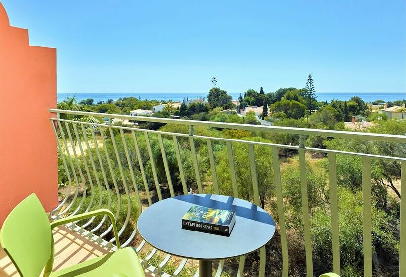 带海景的复工套房, Baia Grande