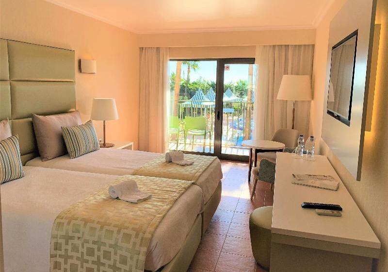 חדר דלוקס נוף בריכה, Baia Grande