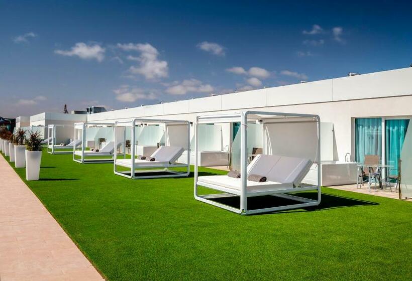 חדק דלוקס עם ג'קוזי, Barcelo Corralejo Sands