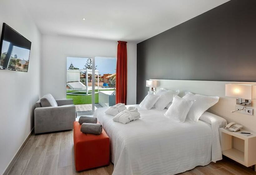 חדק דלוקס עם ג'קוזי, Barcelo Corralejo Sands