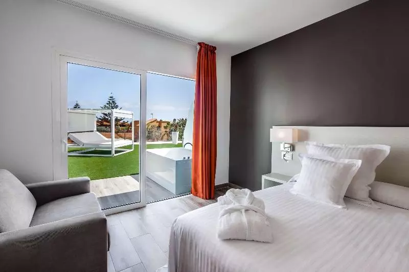 اتاق لوکس, Barcelo Corralejo Sands