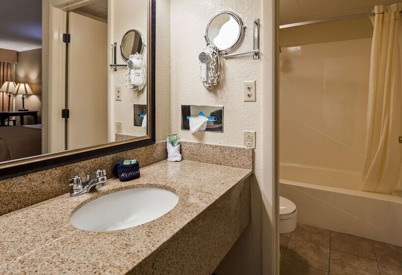 غرفه قياسيه سريرين مزدوجين, Best Western Center Pointe Inn