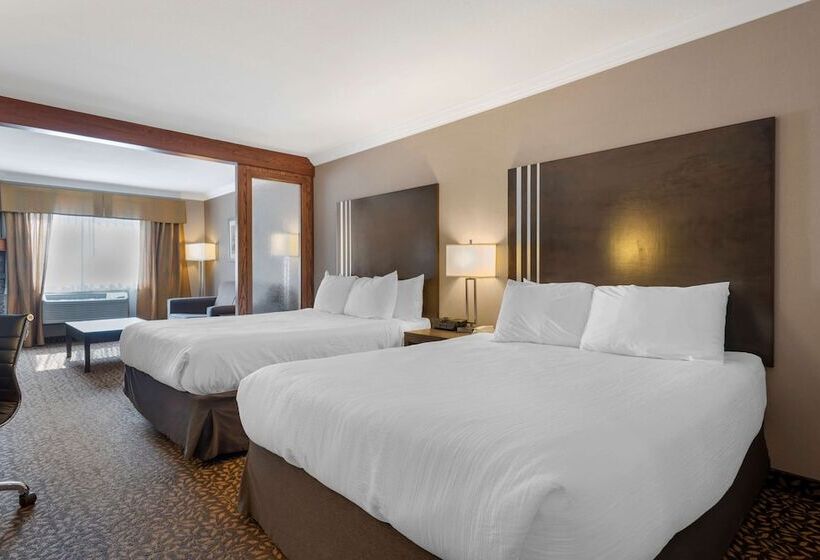 带2个双人床的标准工作室, Best Western Plus Fernie Mountain Lodge