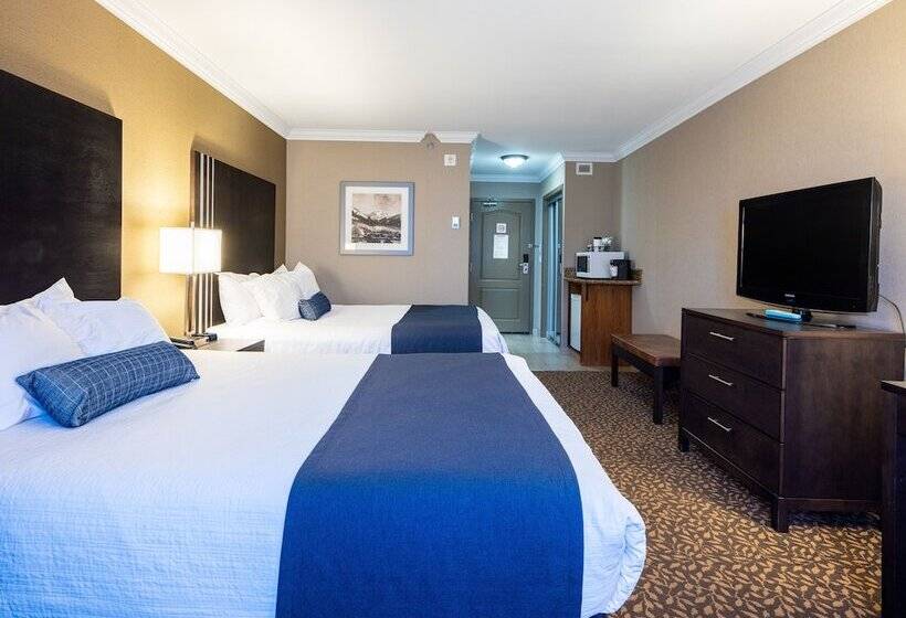 带2个双人床的标准工作室, Best Western Plus Fernie Mountain Lodge