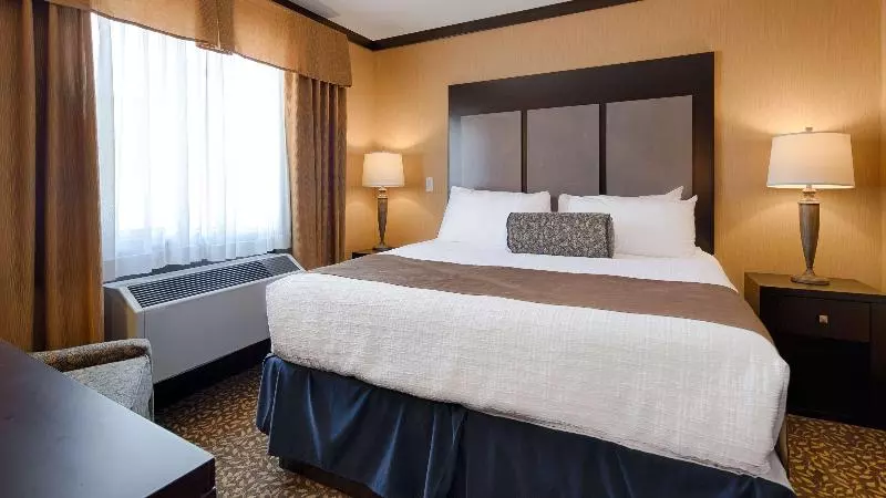 سوئیت با تخت بزرگ, Best Western Plus Fernie Mountain Lodge