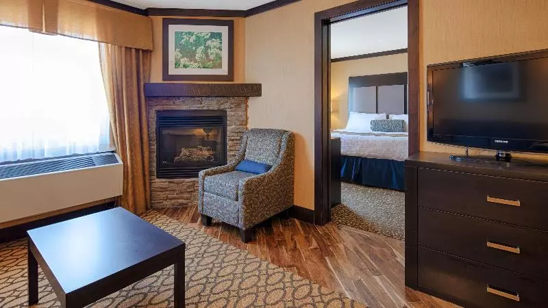 سوئیت با تخت بزرگ, Best Western Plus Fernie Mountain Lodge