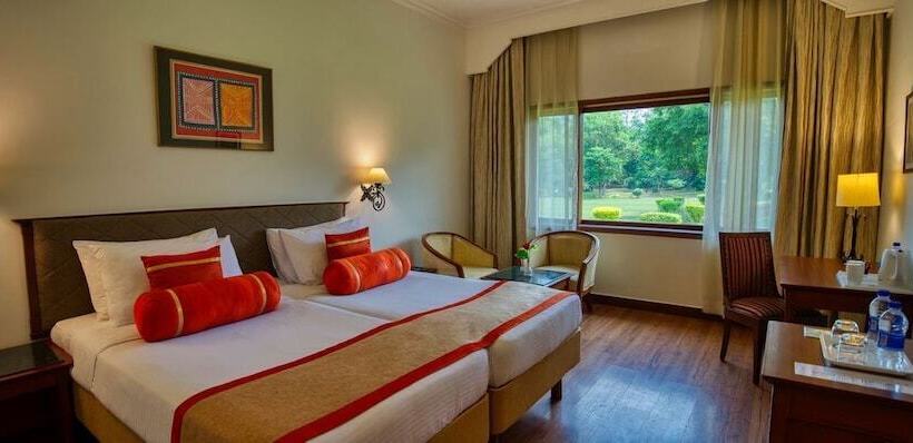 Номер Deluxe, Clarks Khajuraho