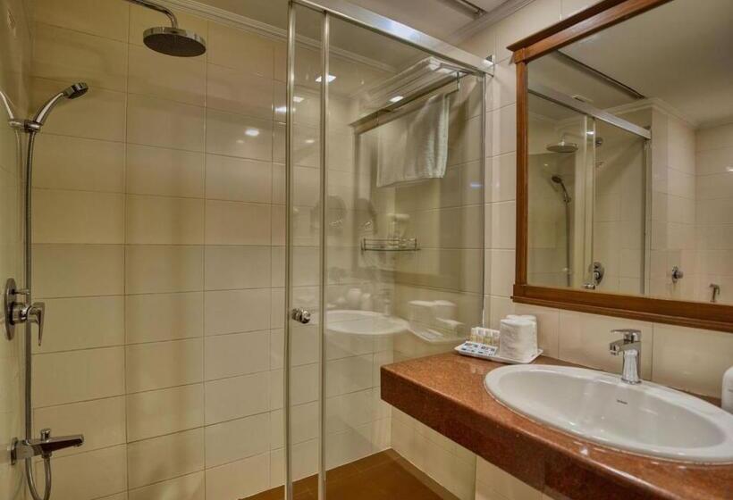 Номер Deluxe, Clarks Khajuraho