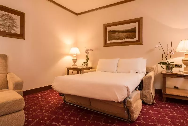 سوییت جونیور, Eurostars Las Claras