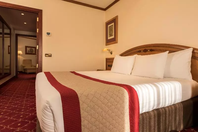سوییت جونیور, Eurostars Las Claras