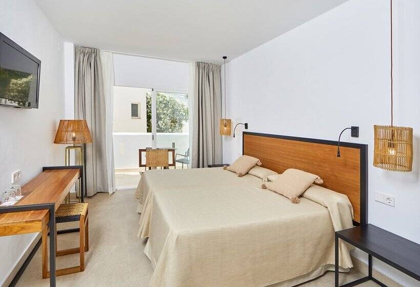 スタンダードルーム, Fergus Conil Park