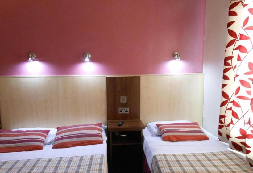 Номер Стандарт Трехместный, The Gatwick White House