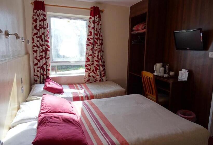 Номер Стандарт Трехместный, The Gatwick White House