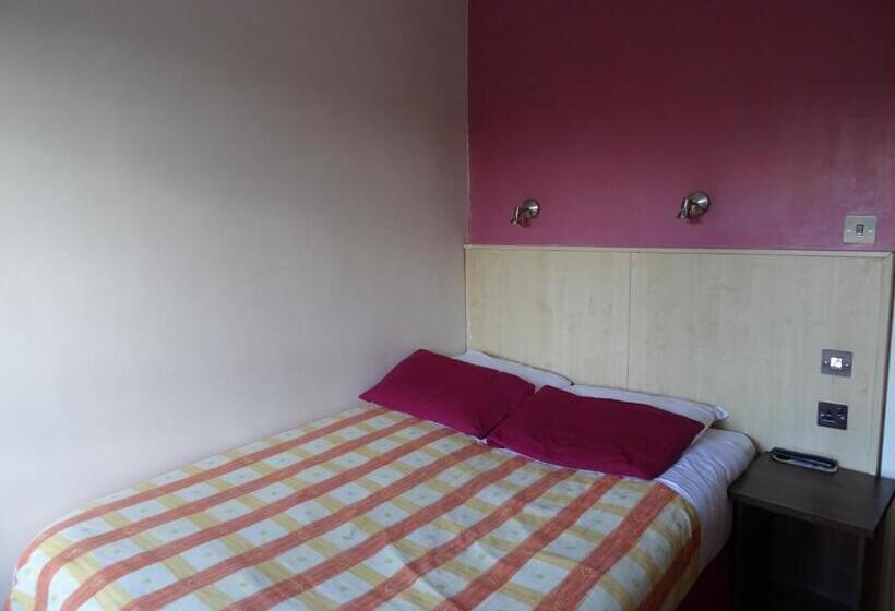 Номер Superior, The Gatwick White House