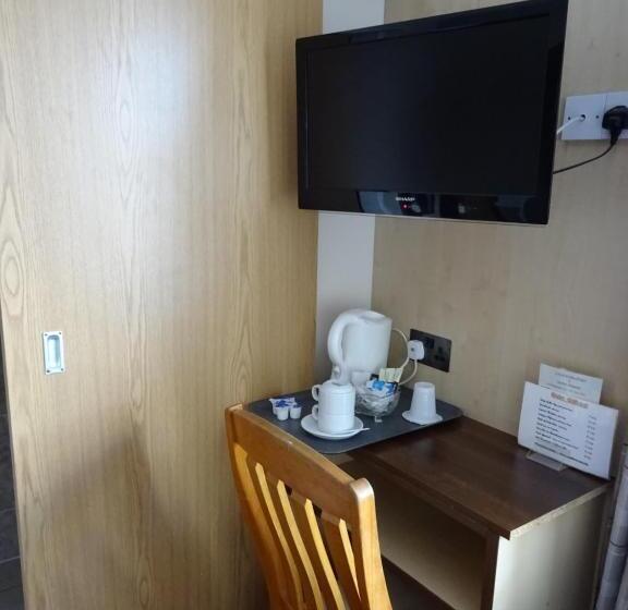 Трехместный Номер Superior, The Gatwick White House