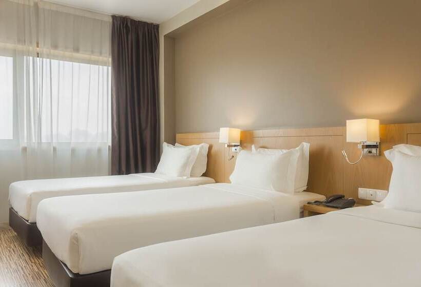 コンフォートトリプルルーム, Hf Tuela Porto