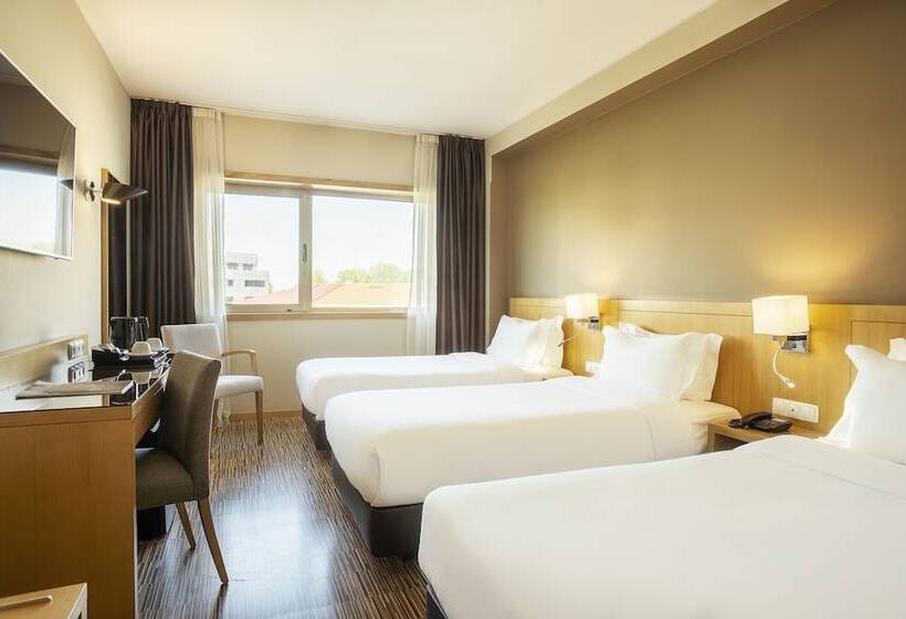 コンフォートトリプルルーム, Hf Tuela Porto