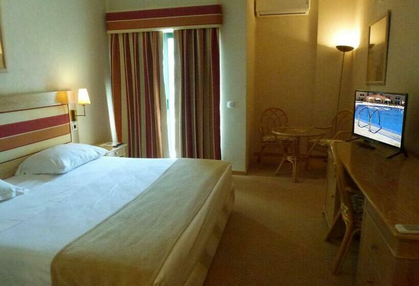 غرفة عائلية, Riviera