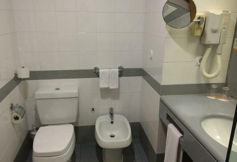 غرفة قياسية, Riviera