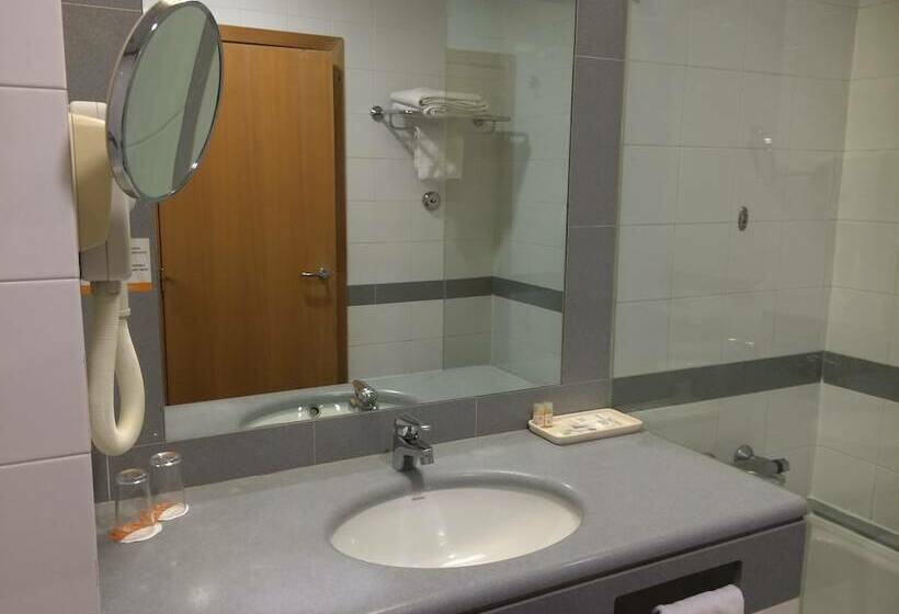 غرفة قياسية فردية, Riviera