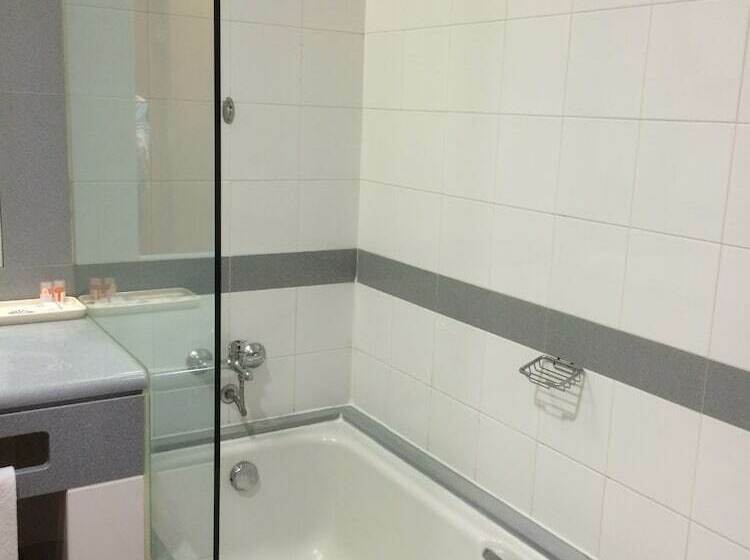 غرفة قياسية فردية, Riviera