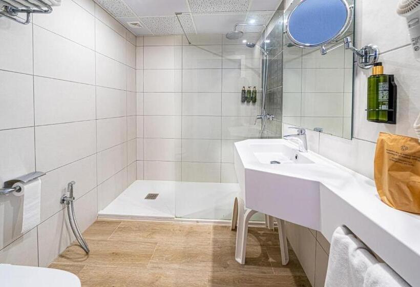 اتاق استاندارد با تراس و چشم‌انداز دریا, Seramar Hotel Comodoro Playa