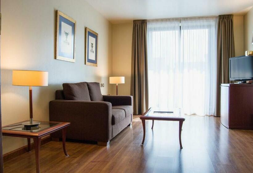 주니어 스위트, Zentral Gijon Rey Pelayo