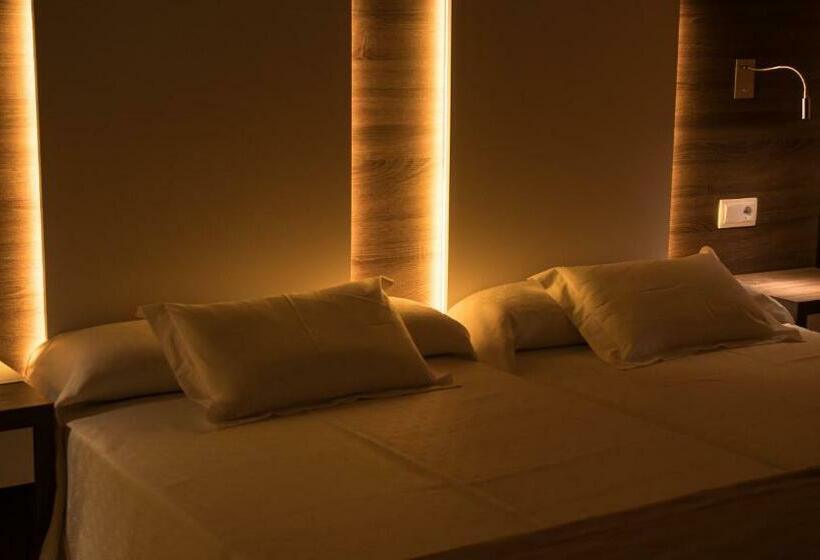 اتاق استاندارد با چشم‌انداز دریا, Seramar Hotel Comodoro Playa